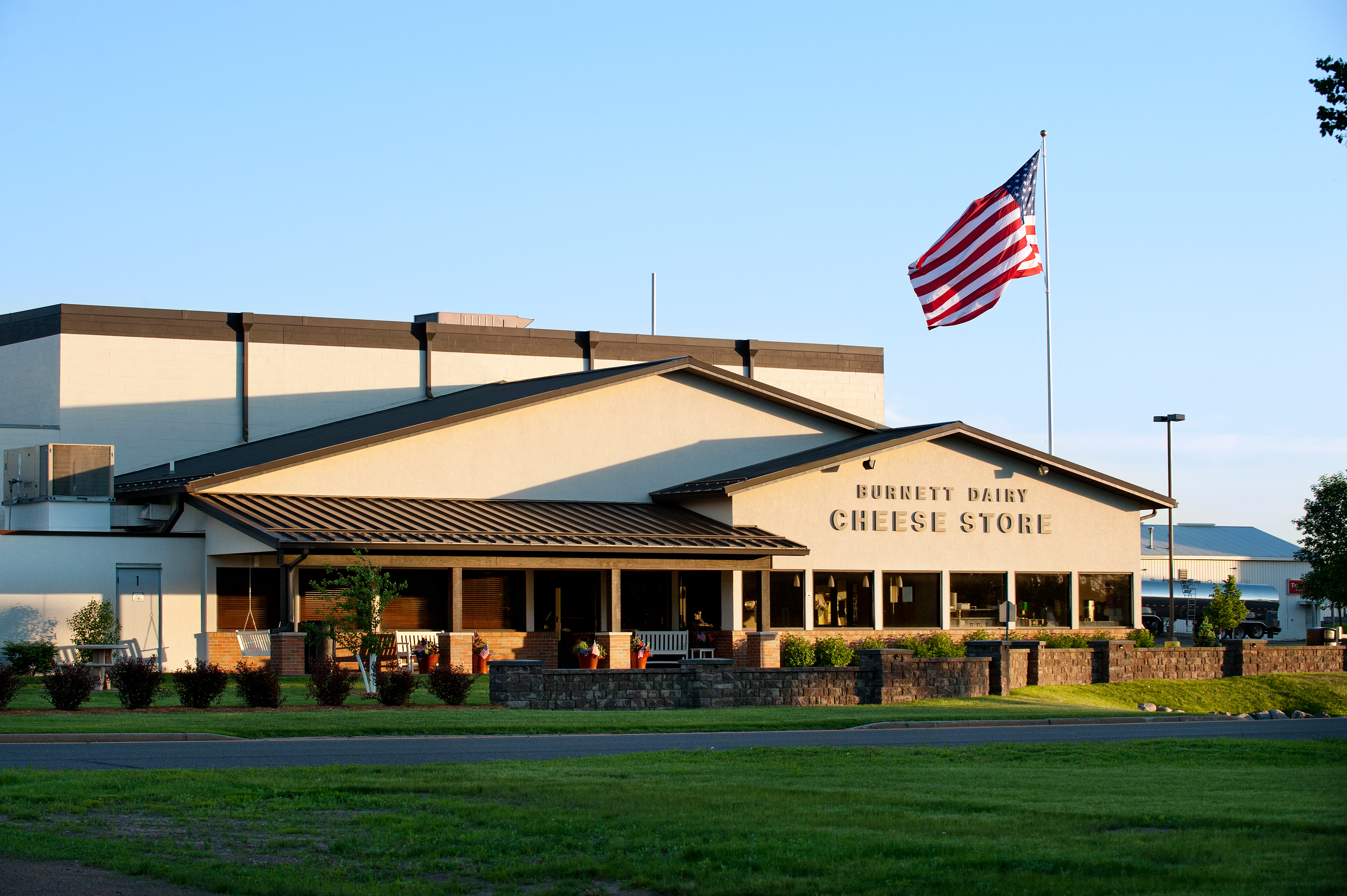 Front of Burnett Dairy